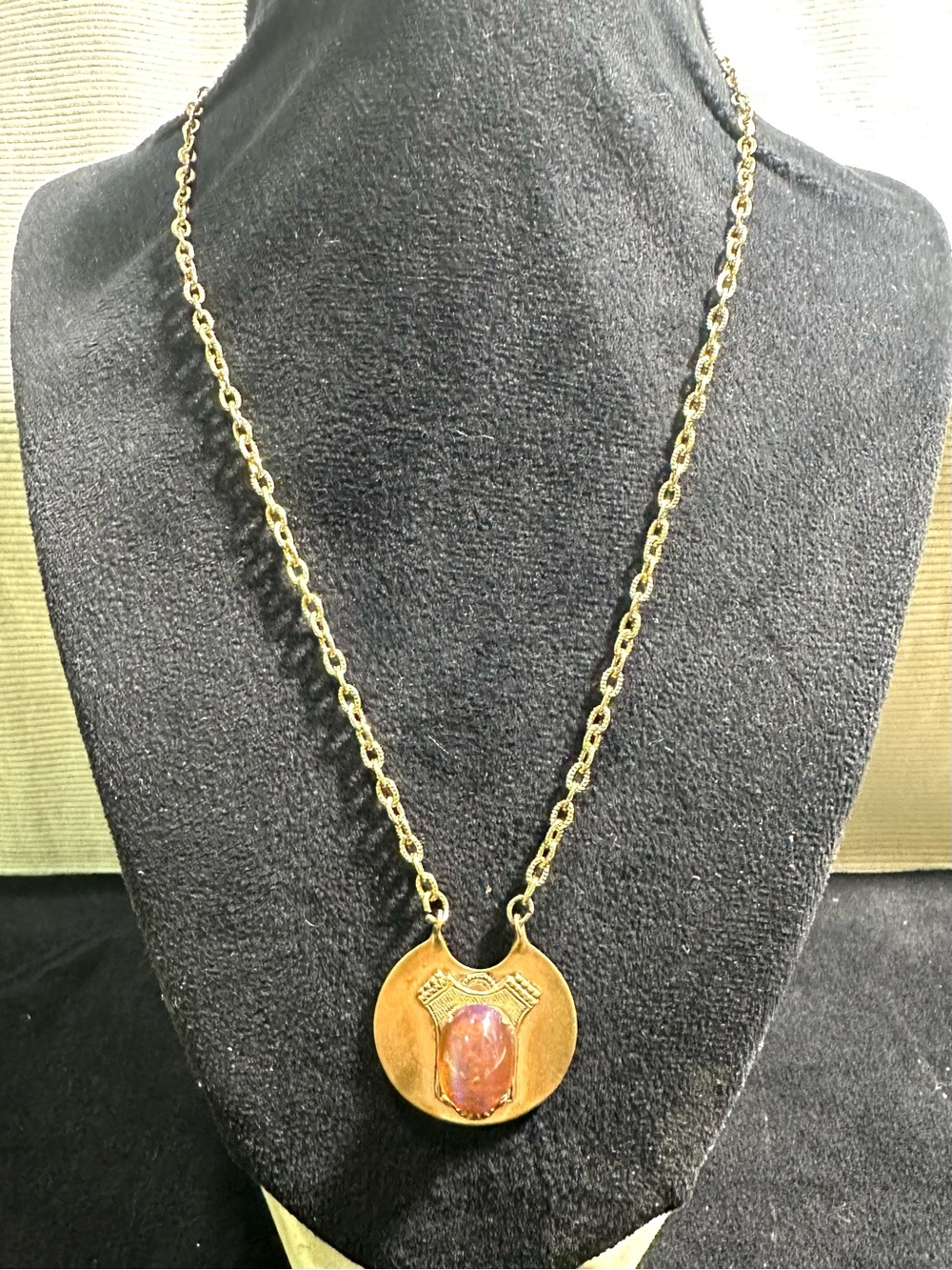 Vtg: Glass Dragons Breath Cabochon Brass Pendant Necklace - Picture 10 of 11